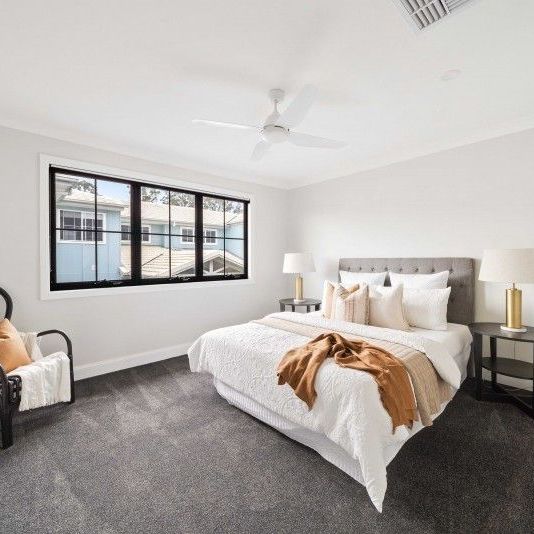 4 Bedroom townhouse available Now - Photo 1