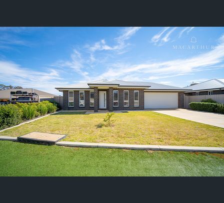 1/10 Watson Boulevard, Lloyd, NSW 2650 - Photo 1