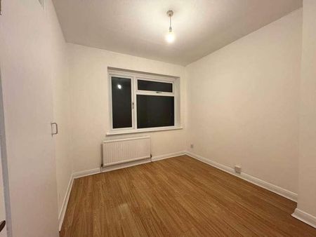 Chafford Walk, Rainham, RM13 - Photo 3