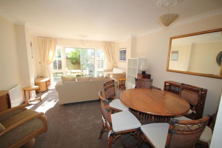 3 bedroom terraced house to rent - Photo 2