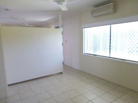 Charming 1-Bedroom Unit in Cairns North - Photo 4