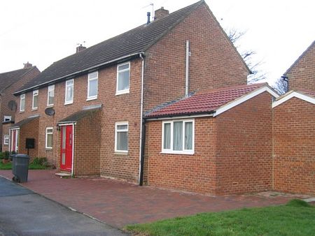 5 bed house close to New College - good bus links to central Durham - Photo 2