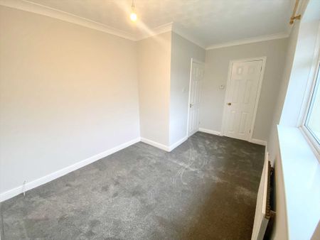 Bainton Grove, Clifton, Nottingham - Photo 3