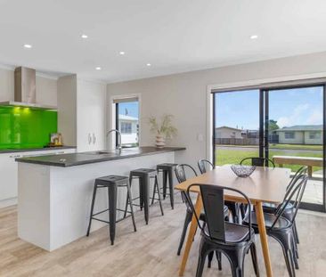 Modern, Low-Maintenance Home – Ready to Rent! - Photo 1