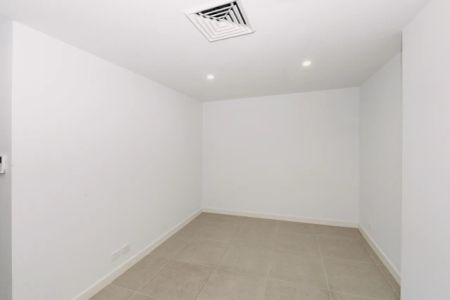 3 Madden Close, Sydney - Photo 4