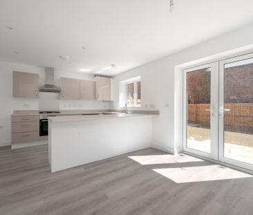 3 bedroom end of terrace house to rent - Photo 3