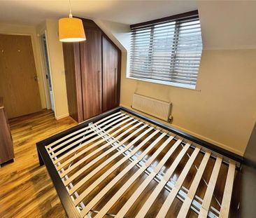 2 bedroom flat to rent - Photo 2