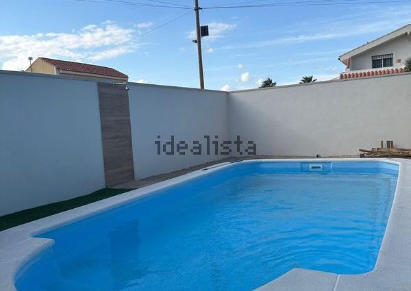 Alquiler de casa o chalet independiente en Calle Mar de Marmara