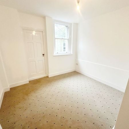 2 Bedroom Flat, The Drive, Hove - Photo 3