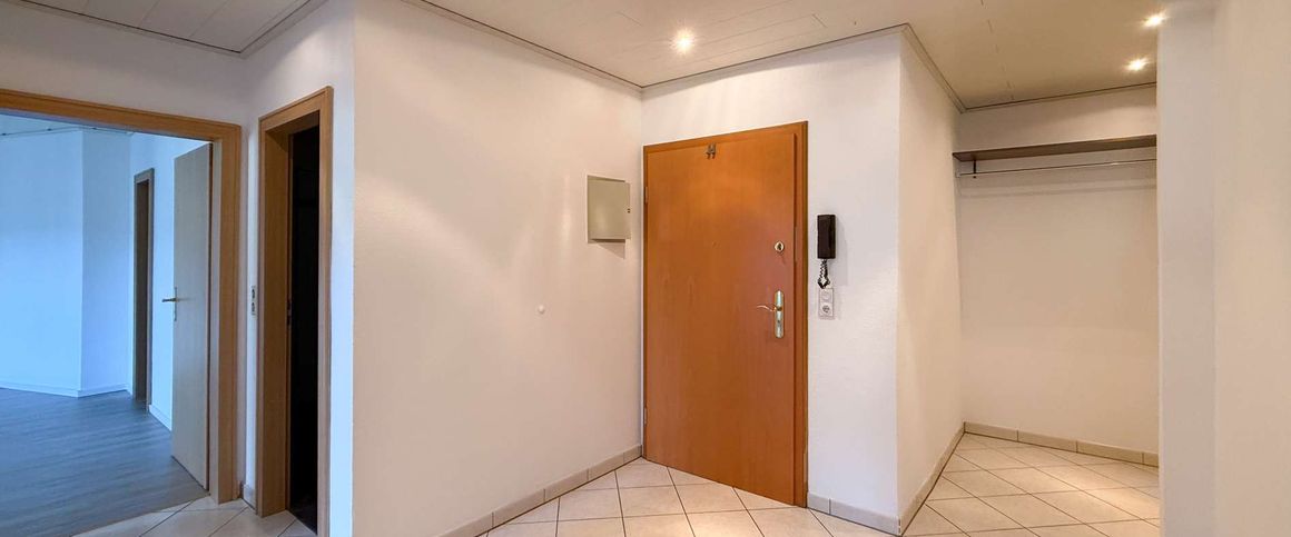 Frisch renovierte 3-Zimmer-Wohnung mit Balkon & Tiefgarage – zentral in Frankenthal - Foto 1