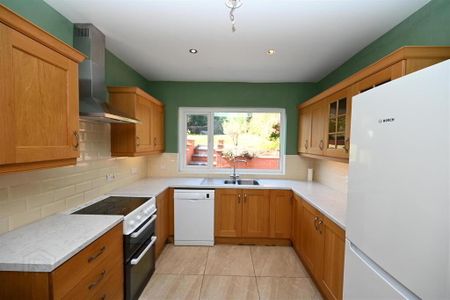 75 Newtownbreda Road, Belfast, BT8 7BS - Photo 5