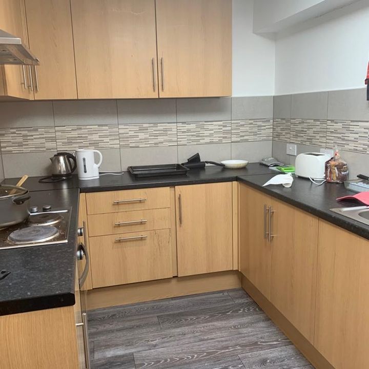 Studio Flat, High Road, IG1 - Photo 1