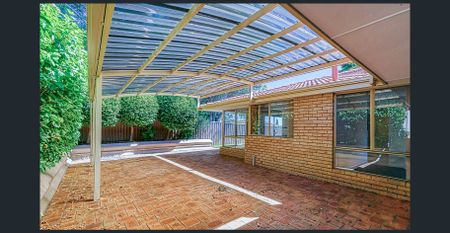 CONVENIENT LOCATION - EASY CARE FAMILY RESIDENCE - Photo 5