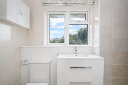 2 Bedroom Detached, Derby Close – Epsom - Photo 2
