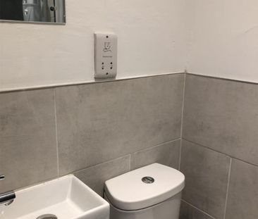 4 bedroom terraced house to rent - Photo 4