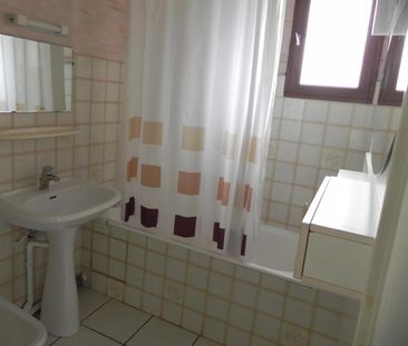 Location Appartement 4 pièces 82m² MILLAU 12100 - Photo 2