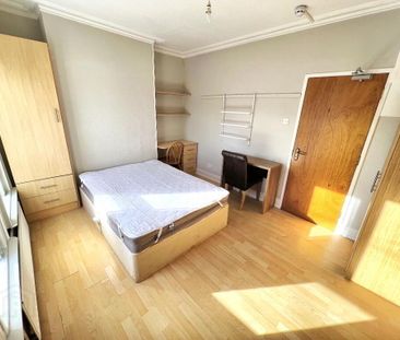 55 Ulsterville Gardens, Belfast, BT9 7BB - Photo 3