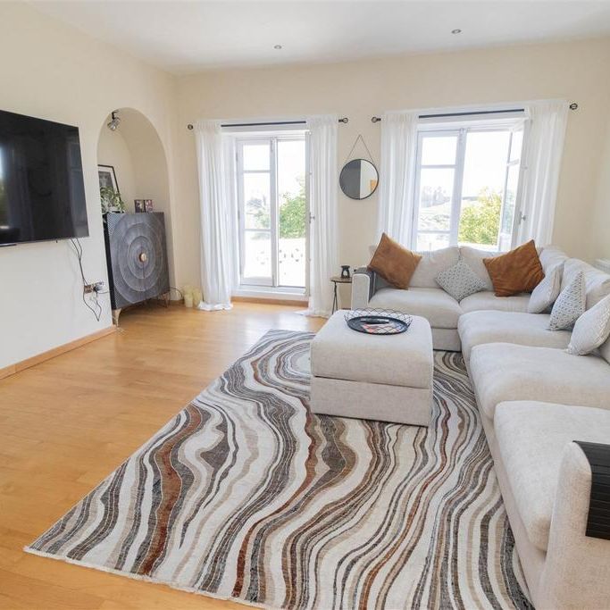 3 bedroom apartment to rent - Photo 1