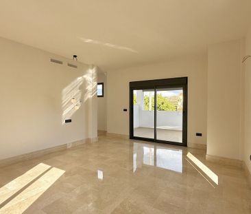 Detached Villa · Nueva Andalucía - Photo 6