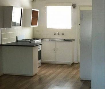 Ground Level, TWO Bedroom, Open Plan Large Living/Dining area, Grea... - Photo 6