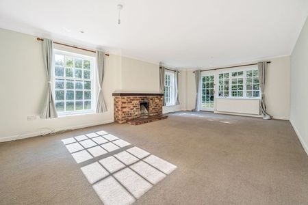 Bunch Lane, Haslemere, Surrey, GU27 - Photo 3