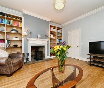 4 bedroom terraced house to rent - Photo 3