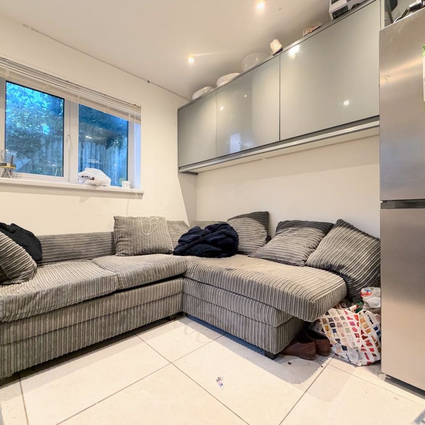 Rhymney Street, Cathays - Photo 1