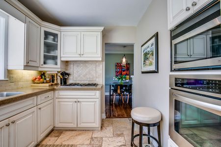 For Lease - 256 Eastcourt Road, Oakville, Ontario - Photo 3