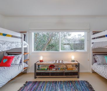 Coastal Comfort in a Quiet Portsea Court - Photo 5