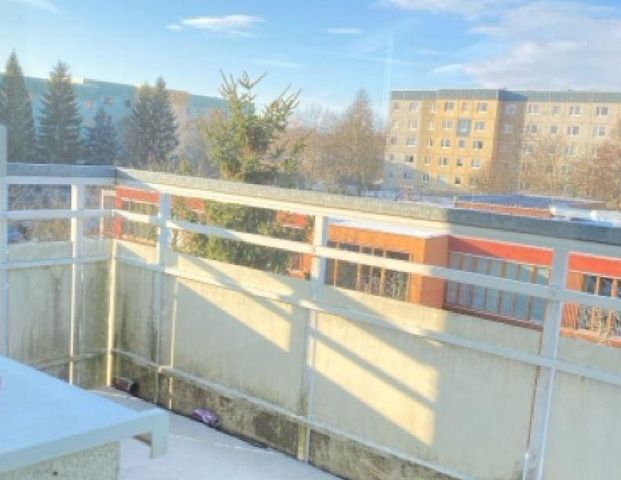 Licht, Luft & Raum – Wohnen mit Balkon und offener Küche - Photo 1