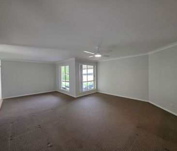 Spacious Family Home in Arundel - Photo 4