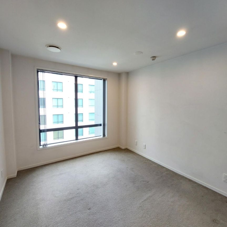 2 LARGE Bedroom unit @ Dockside include a secure carpark. - Photo 1