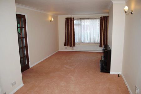 3 bedroom semi-detached house to rent - Photo 2