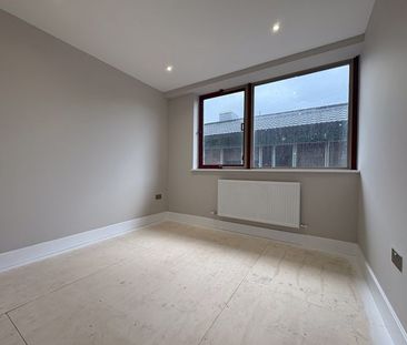 Fishponds Road, Wokingham - Photo 2