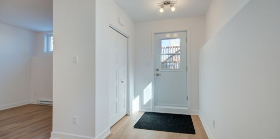 3 ½ Lumineux Avec Balcon Et Stationnemen - Photo 3