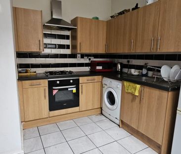 House To Let - Photo 1