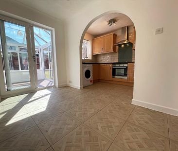 3 bedroom semi-detached house to rent - Photo 4