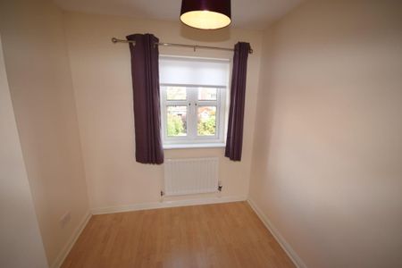 3 bedroom semi-detached villa to rent - Photo 4