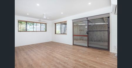 Immaculate spacious Family Home - Great Location! - Photo 2