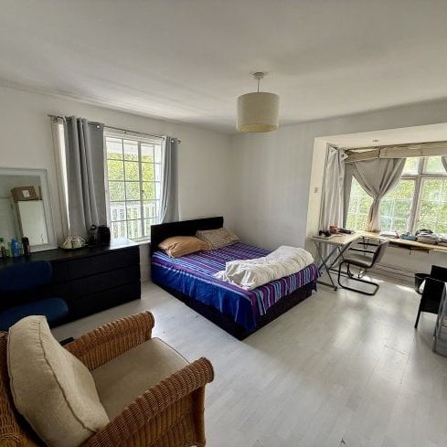 Bromwich Road, Worcester, WR2 - Photo 1