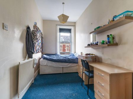 8 bedroom terraced house to rent - Photo 2