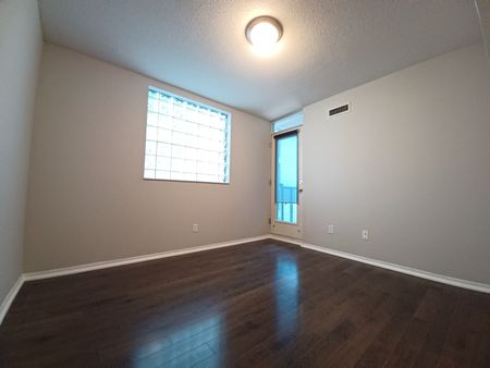 For Lease - 750 Bay Street Unit# 810, Toronto, Ontario - Photo 3