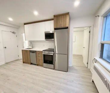 Newly Renovated 2 Bedroom + 1 Bathroom in The Heart of Eglinton Wes... - Photo 1