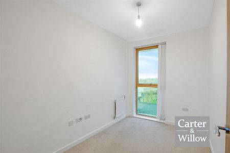 3 bedroom apartment to rent - Photo 4