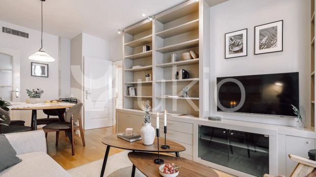 Apartamento de alquiler en Calle de Málaga, Ríos Rosas - Nuevos Ministerios - Foto 1