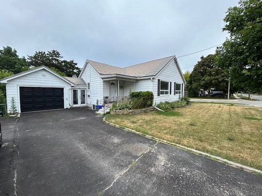 For Lease - 121 Cumberland Street, Barrie, Ontario - Photo 1