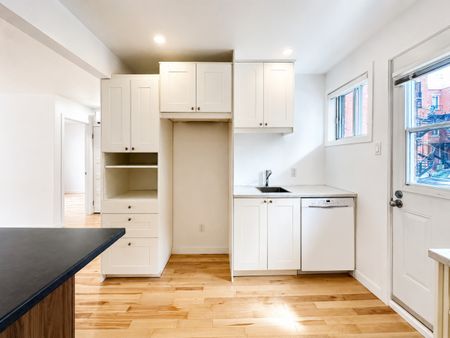 390 9e Avenue, #2 - Photo 2
