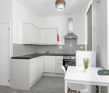 Studio to rent - Photo 6