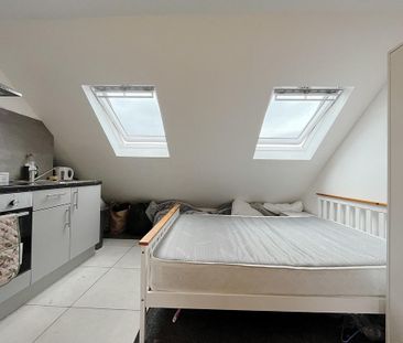 Studio to rent - Photo 2