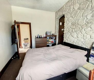6 bedroom end of terrace house to rent - Photo 5